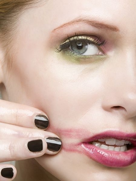 教你打造简单完美彩妆 永不OUT