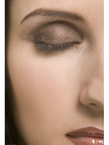 教你打造简单完美彩妆 永不OUT