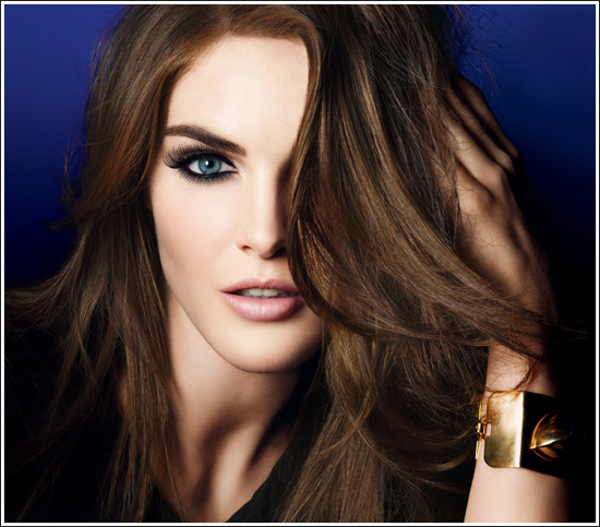 雅诗兰黛倾心呈现全新凝彩卷翘睫毛膏