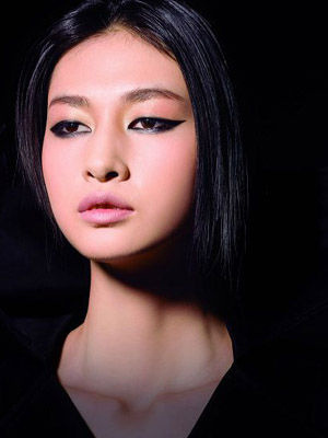 揭秘大师彩妆怪招 美丽另类到底