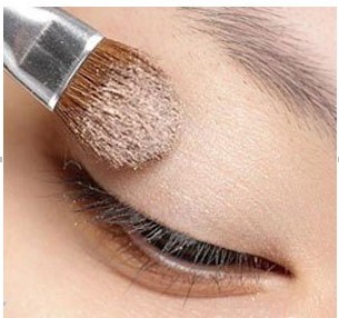 清纯派烟熏妆6大要点 打造动人美眸