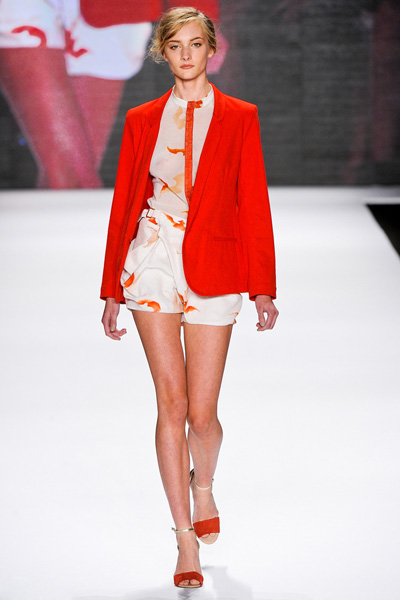 2012ŦԼʱװ Vivienne Tam㳡