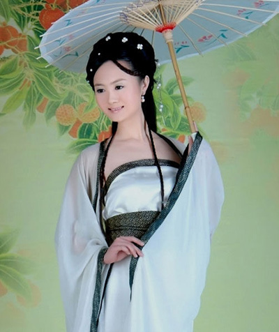 撑一把油纸伞,邂逅江南的烟雨