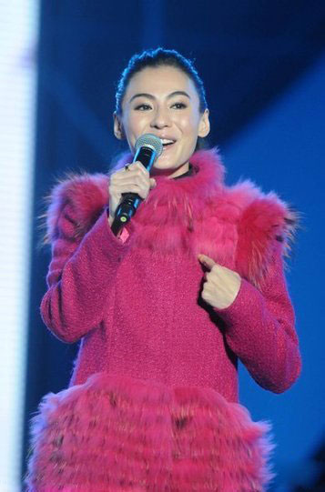 2020跨年演唱会张柏芝,张柏芝演唱会2020 张柏芝含泪献唱跨年演唱会