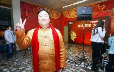 春晚最不忠实观众横空出世 “睡觉姐”龙年大红