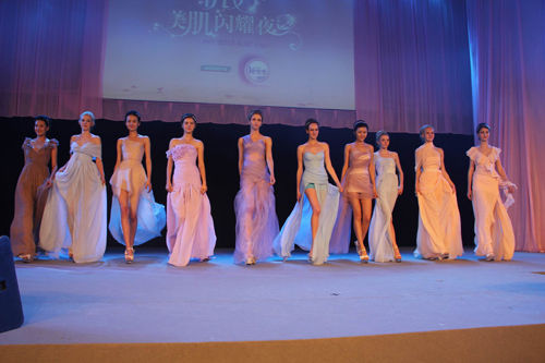 兰玉为杨幂定制女神装