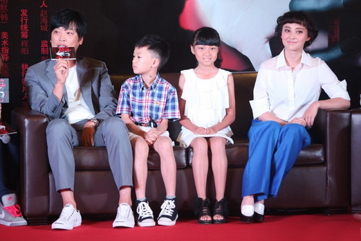 《笔仙》首映 梅婷首演恐怖片称不想当“鬼后”