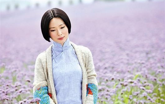 《像火花》撞景《爱在春天》 用同一片薰衣草田