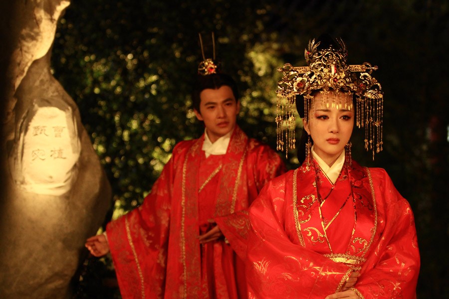 甄宓李依晓大婚剧照曝光 近日在江苏卫视热播的电视剧《新洛神》,开播