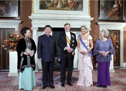 汉服中山装旗袍唐装 哪种可以代表中国“国服”?