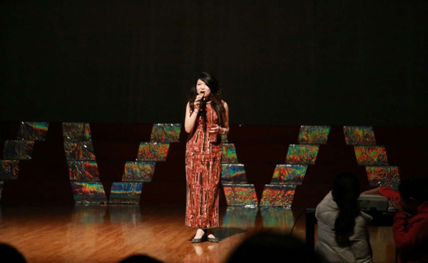 旗袍文化进校园活动 走进青岛滨海学院