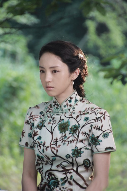 《我爷爷和奶奶的故事》董璇旗袍造型典雅