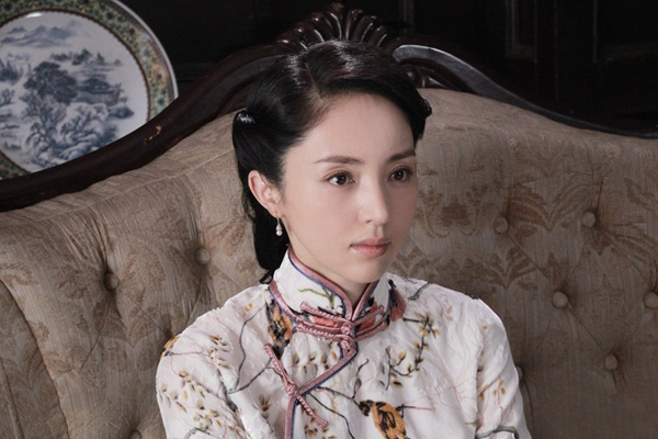 《我爷爷和奶奶的故事》董璇旗袍造型典雅