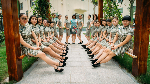 广东幼儿园老师穿旗袍尽显民国范