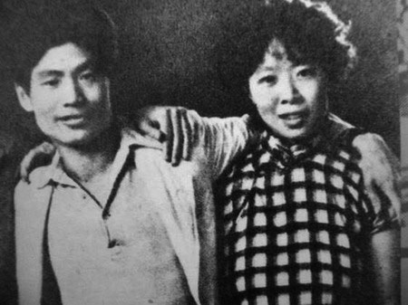 民国四大才女之一萧红 萧红(1911-1942),原名张迺莹,中国近现代女作家