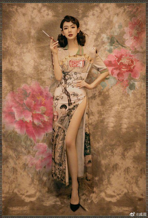 完美展现民国复古时期的女性美!戚薇的三套旗袍造型解析