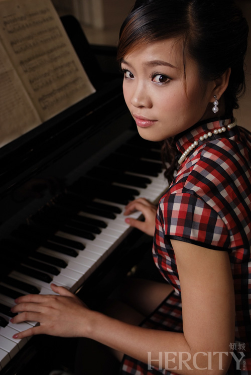 2009十款经典旗袍:书香韵