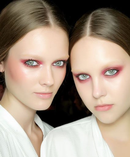 2011夏季最耀眼的砖红色妆容