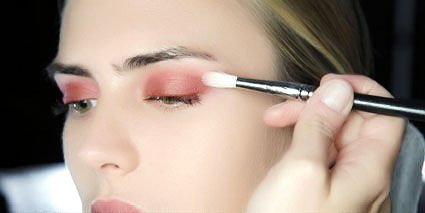 2011夏季最耀眼的砖红色妆容