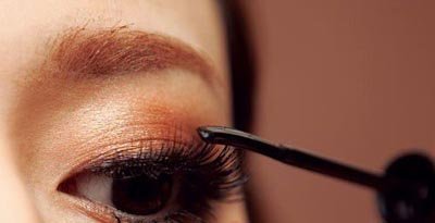 深邃勾魂 金棕色烟熏大眼妆