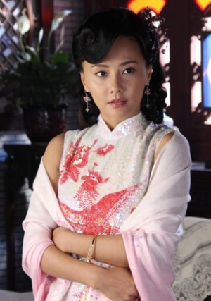 马雅舒《锁梦楼》旗袍造型曝光 身姿高雅曼妙