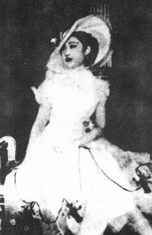 赵一荻：绚丽的玫瑰