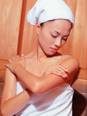 正确选择内衣消除副乳让身材升级