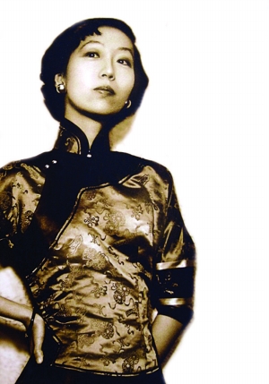 张爱玲：废墟上绽开的一朵罂粟花