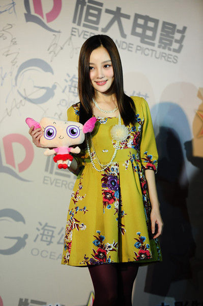 李小璐《勇敢游戏》里重温历史 要做爱国演员