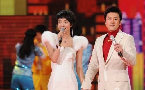 姚晨冯小刚发春晚评价 王珞丹微博道歉称对不住各位