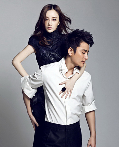 李小璐落泪直言“幸福” 贾乃亮求婚成功