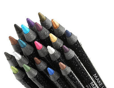 一抹冰沁蓝 夏日必备清凉降温彩妆品