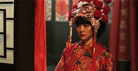 《残梦》东方风韵撩人 红白玫瑰旗袍装惊艳