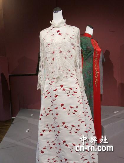 台湾博物馆“旗丽时代”展出宋美龄等名人旗袍
