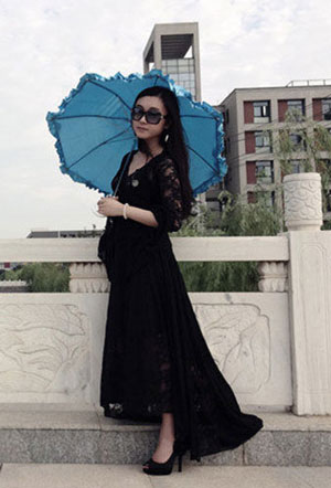南京大学“旗袍女神”走红