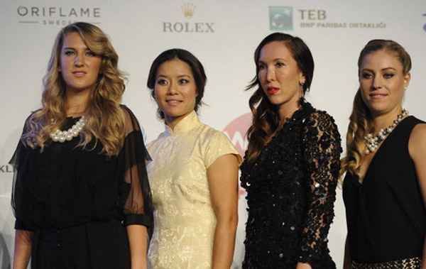 李娜短旗袍装亮相WTA总决赛抽签仪式
