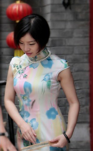 旗袍设计师喻双双和她的经典旗袍