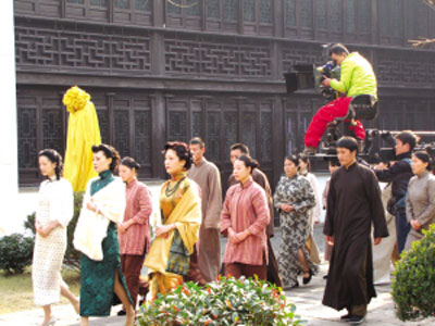 《茧镇奇缘》民国视觉系彰显华美质感