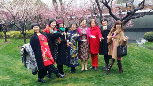 各地举办“三八”旗袍活动 展现女性的风采