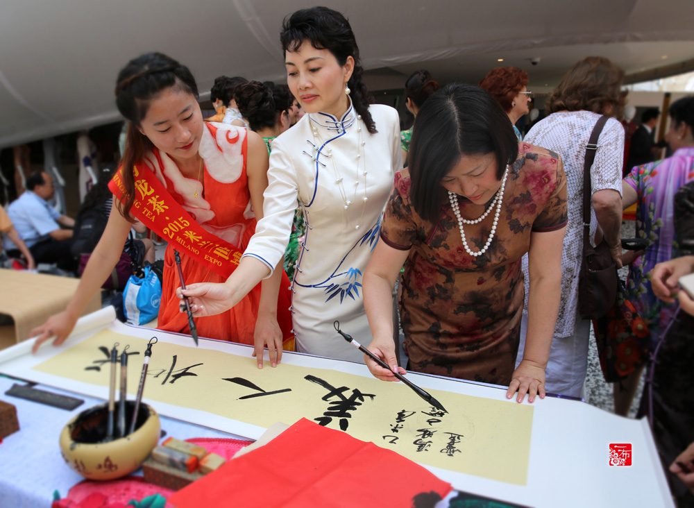 一布旗袍绽放米兰世博会