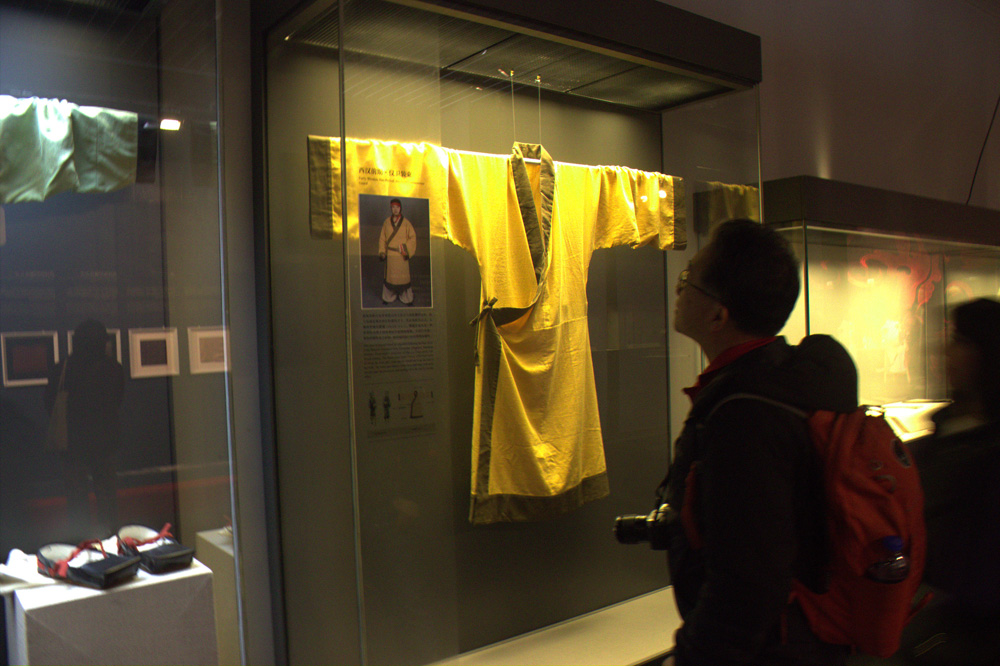 盛世衣冠——汉唐服饰文化艺术展在西安博物院举办