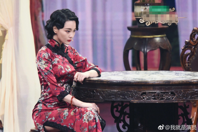 张馨予婚后首秀《我就是演员》旗袍装亮相超惊艳